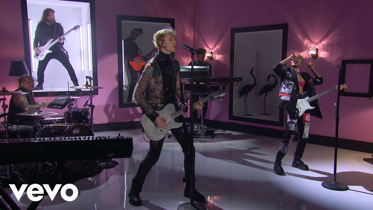 Machine Gun Kelly – ay!, maybe, emo girl f/ WILLOW (The Late Late Show with James Corden)