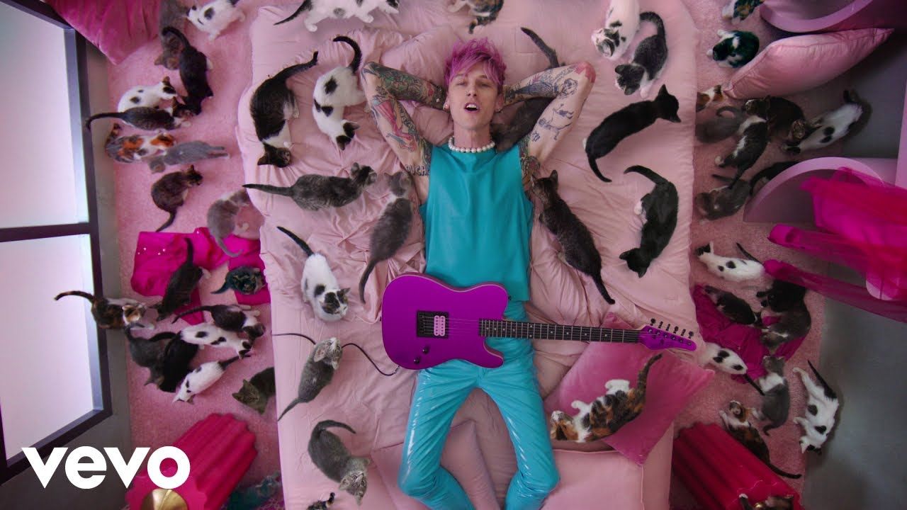 Machine Gun Kelly – make up sex ft. blackbear (Official Music Video)